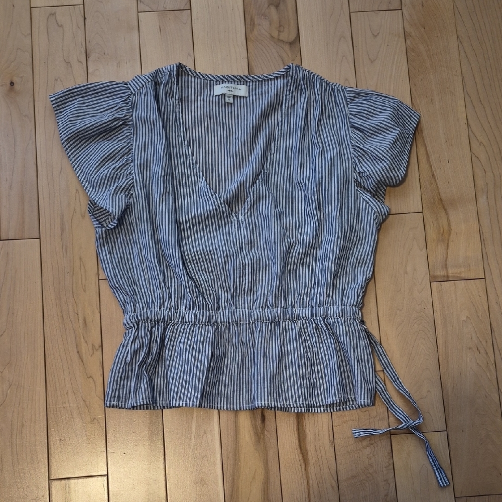 Habitual Women's Size Small Blue & White Striped V-Neck Top